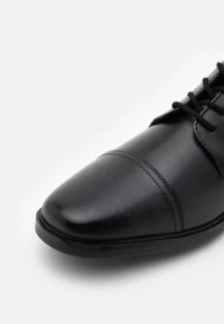 Clarks HOWARD CAP - Schnürer - Black -Bequeme Schuhe 01dd800d93024e9f9bcbfba7a4b482cb