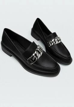 Stradivarius MIT KETTE - Mokassin - Black -Bequeme Schuhe 07b32cf82a0342f6825d7701afc8eb64