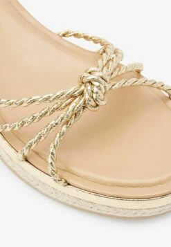 Next FOREVER COMFORT KNOT DETAIL STANDARD - Keilsandalette - Gold 11 Next FOREVER COMFORT KNOT DETAIL STANDARD - Keilsandalette - Gold -Bequeme Schuhe 0bc41d8dceb94d1c8f82321436814173