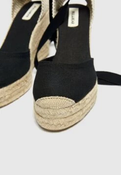 PULL & BEAR WITH TIE DETAIL - High Heel Pumps - Black -Bequeme Schuhe 0cfeff709c7f4cf6821904f2f5e49596