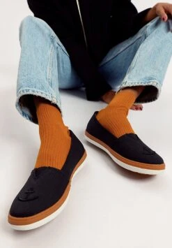 SPORTLICHE - Slipper - Schwarz