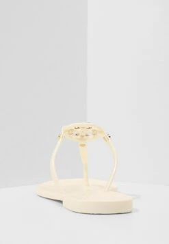 Tory Burch MINI MILLER FLAT THONG - Bade-Zehentrenner - Ivory -Bequeme Schuhe 24deda1708b44848abe9b7650cfaaea3