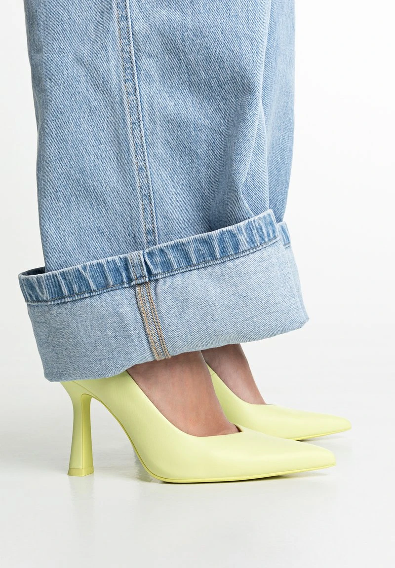 Stradivarius High Heel Pumps - Light Yellow 3 Stradivarius High Heel Pumps - Light Yellow