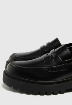 PULL & BEAR Slipper - Black 12 PULL & BEAR Slipper - Black -Bequeme Schuhe 2b7181cd8ec246b6b6a4a737cc6be2f8