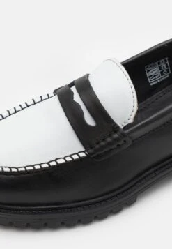 SANTI LOAFERS UNISEX - Slipper - Black/white -Bequeme Schuhe 2ca49bcfb54a4f93aa7879dff8bf29f2