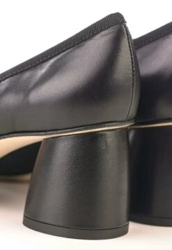 ESQUILINO - Pumps - Black -Bequeme Schuhe 32092c55681c4364a3887322c4775c4f