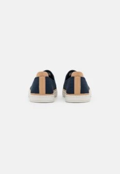 Ugg SAMMY - Sneaker Low - Navy 11 Ugg SAMMY - Sneaker Low - Navy -Bequeme Schuhe 32db9031625442cd8a47bf5ea2e86391