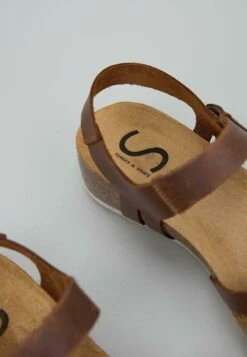 FANNY - Keilsandalette - Yellow -Bequeme Schuhe 3303658f086348469730d7ac80a42dca