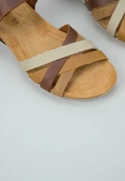 FANNY - Keilsandalette - Yellow -Bequeme Schuhe 34c66e0f7361479396ba5cabc472e724