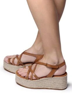 Toni Pons CLAUDIA - Zehentrenner - Camel -Bequeme Schuhe 3dce96877c0a45c6919c766037c66230 1