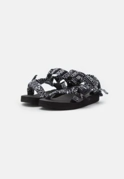 ARIZONA LOVE TREKKY - Riemensandalette - Black -Bequeme Schuhe 3e395ef94ad84c6dab878c3054c2f173