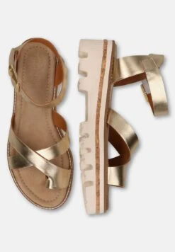 KIKI - Keilsandalette - Off White -Bequeme Schuhe 447ff82dc6f342079cf767ea4d64d1a9