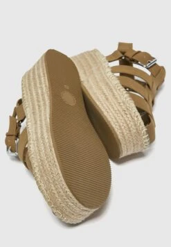 PULL & BEAR CAGE - Keilsandalette - Brown -Bequeme Schuhe 49f8e6c8081e4a60a9ece64708e5db79