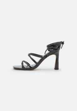 NA-KD STRAPPY FUNNEL - High Heel Sandalette - Black -Bequeme Schuhe 5077c5d81ddb4a7289b997ac667216c4