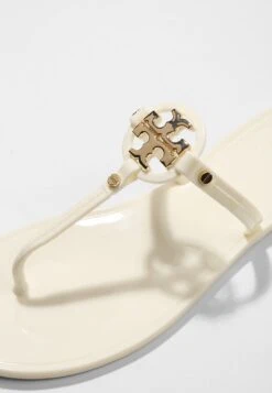 Tory Burch MINI MILLER FLAT THONG - Bade-Zehentrenner - Ivory -Bequeme Schuhe 79850620911d406eb939a42f217ba095