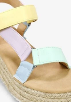 Keilsandalette - Multi -Bequeme Schuhe 8585e91f077f467d8a408ddd2d3ca9ce