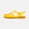 MELISSA THE REAL POSSESSION - Riemensandalette - Yellow -Bequeme Schuhe 865900a41bf94dffa51915fb3a5a7faf
