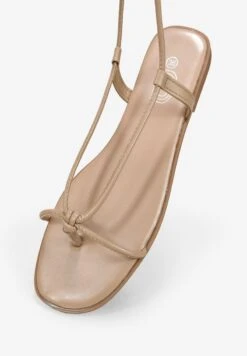 CON CUERDAS - Schaftsandale - Tostado -Bequeme Schuhe 94b83260f7504f81bd96ed85ff787b71