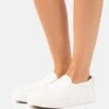 Tamaris Sneaker Low - Offwhite -Bequeme Schuhe 950ece5758ef4635a1c7e6ce0633014e