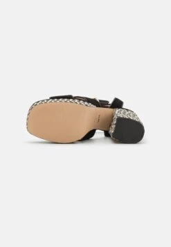 Coach NELLY - Plateausandalette - Black -Bequeme Schuhe 9d8a3e1c561c4459b55b1004b1fa18bf