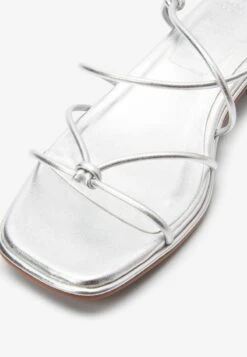 Next FOREVER COMFORT - Riemensandalette - Silver 11 Next FOREVER COMFORT - Riemensandalette - Silver -Bequeme Schuhe 9ebb375bbf9c44c78e32c39d475d56b7