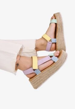 Keilsandalette - Multi -Bequeme Schuhe 9ff5d539bd214a7ba18a3eed334661fc 1