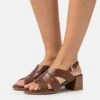 Geox NEW MARYKARMEN - Riemensandalette - Brown -Bequeme Schuhe af7a49549e104d9b9af51a319a0df6fd