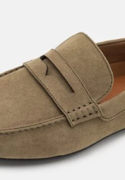 Pier One UNISEX - Mokassin - Olive -Bequeme Schuhe b83ce5023459458684cd77d6054024cf