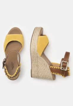 NeroGiardini Keilsandalette - Yellow -Bequeme Schuhe bacee3afb53f40c4aae7fe5defd1afe6