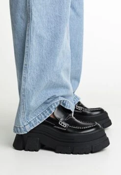 Stradivarius MIT PROFILSOHLE UND DETAIL - Mokassin - Black