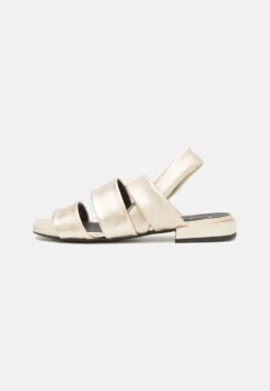 Furla MIASTELLA - Riemensandalette - Gold-coloured -Bequeme Schuhe c2102b7f6f454997801bd33fbfbc7e30