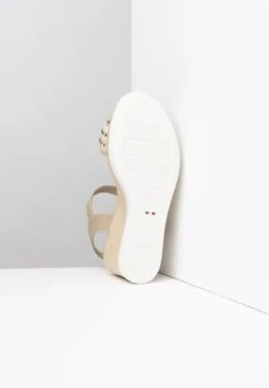 NeroGiardini Keilsandalette - Sabbia -Bequeme Schuhe d993dad309624131b5e48c05f8240b55