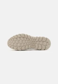 Vans AMZN PACU UNISEX - Slipper - French Oak -Bequeme Schuhe e12b87a55264484c89600df9077a14df