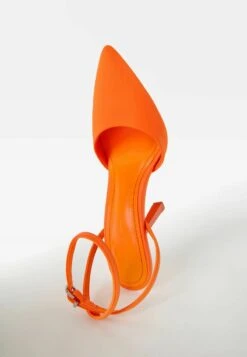 BERSHKA High Heel Pumps - Orange -Bequeme Schuhe f4e0e5c505d841489d57e2da47ff374b