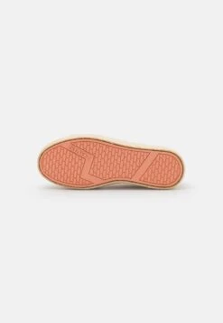 TIJUANA - Espadrille - Light Orange -Bequeme Schuhe fb4535ddd63c47c8b4b0f97fe49a4fd5