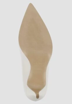 GIULIA - Pumps - Cremeweiß -Bequeme Schuhe fb99cdcc1cd7404b93ec5a4db233ee2c